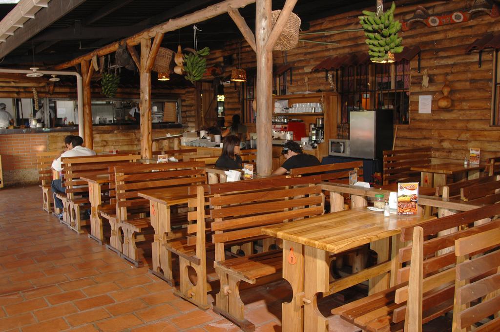 Hotel Las Brumas Καρτάγο Εξωτερικό φωτογραφία